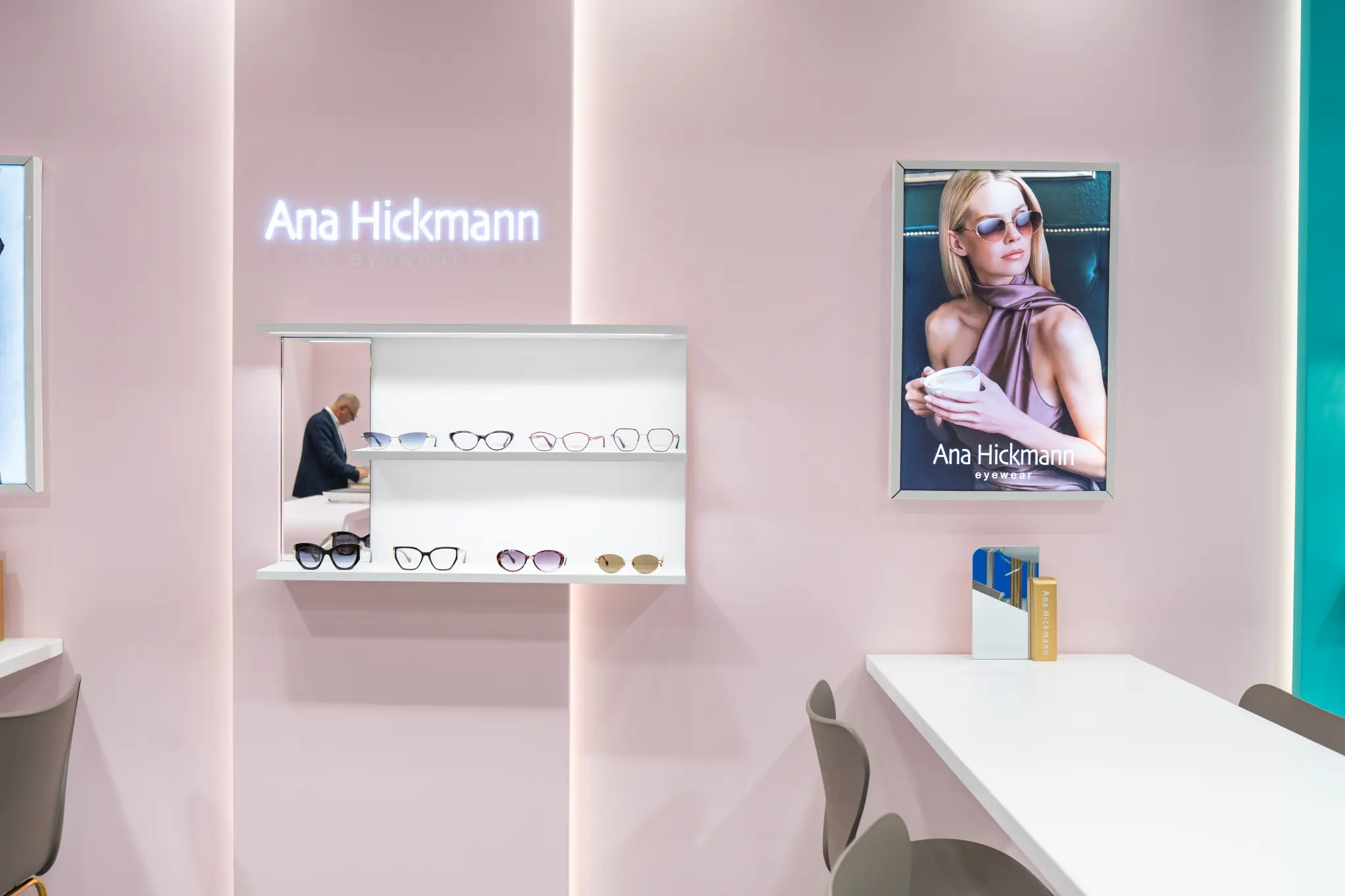 Stand Ana Hickmann Eyewear - MIDO Milão
