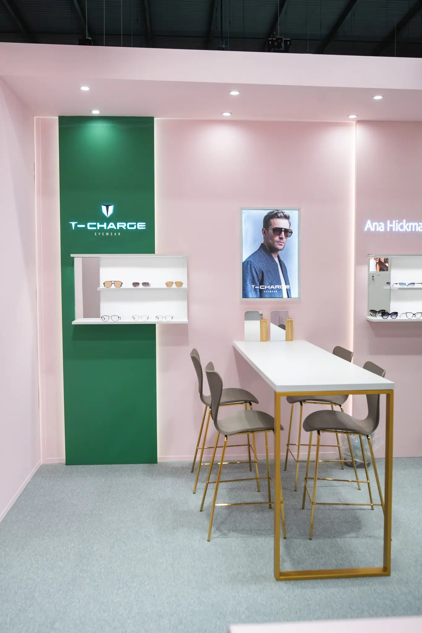 Área T-Charge e Ana Hickmann - MIDO Milão